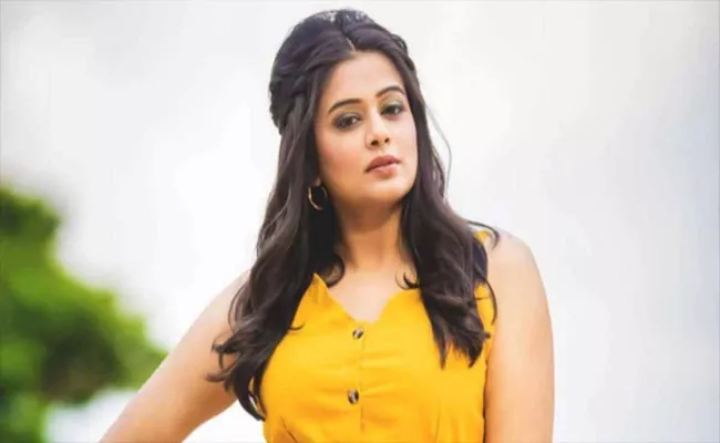 PriyamaniI To Play A Pregnant Woman In Kannada Remake Film - Sakshi
