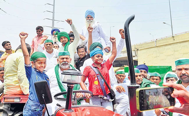 Narendra Singh Tomar appeals farmers to end 7-month long protest - Sakshi