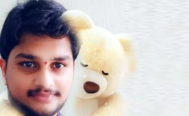 Young Man Commits Suicide In Krishna District Kaikaluru - Sakshi