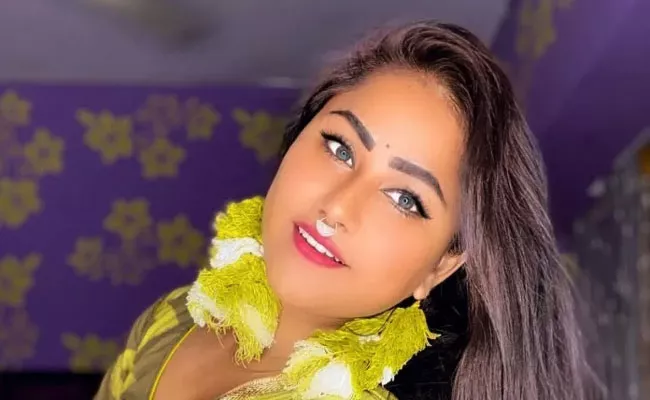 Bhojpuri Actress Priyanka Pandit Nude Video Goes Viral - Sakshi