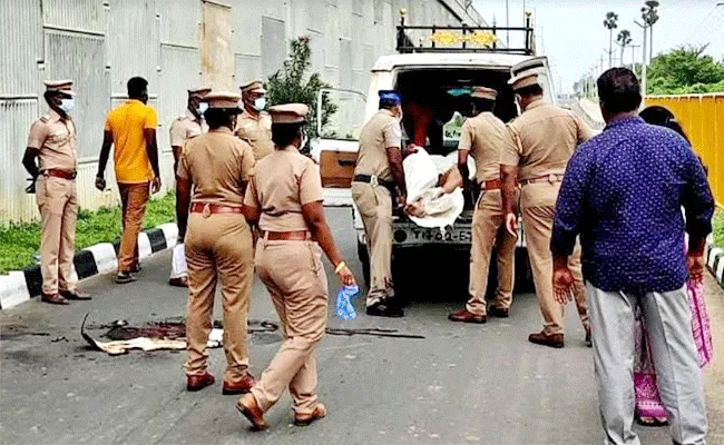Person Pour Petrol On His Body Jumping From Bridge Tamilnadu - Sakshi