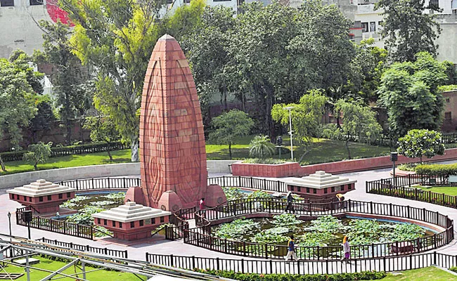 Pm Narendra Modi inaugurates renovated Jallianwala Bagh memorial complex - Sakshi