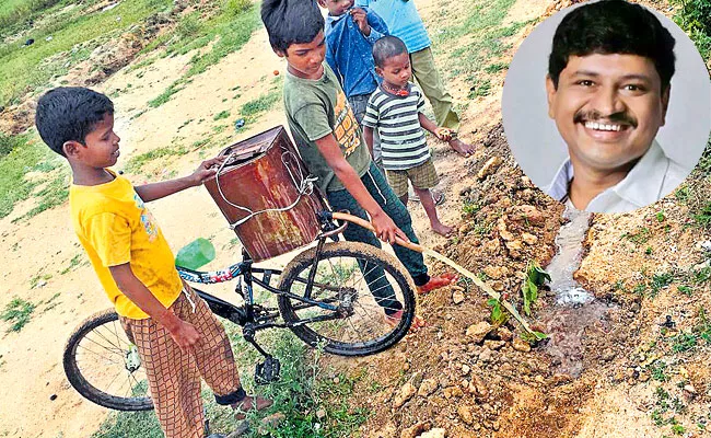 MP Santosh Kumar Praises Children caring For Plants In Veldurthi Medak - Sakshi