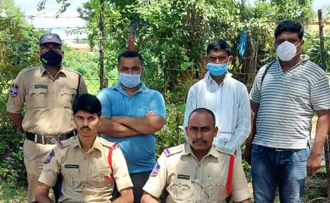 Ganja Smuggling: Isgam Police Arrested Chinnamalini Sarpanch Arrest In  - Sakshi