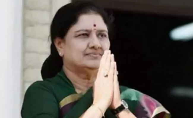 Jayalalitha Close Aide Sasikala Planning Political Comeback - Sakshi