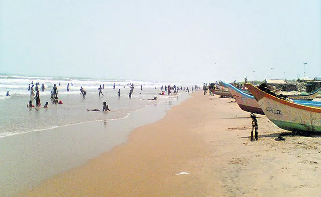 Bapatla Suryalanka Beach stands behind international beaches - Sakshi