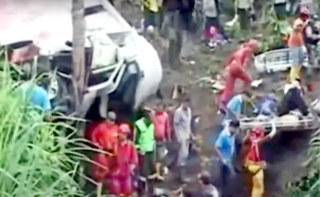 Bus Accident Tragedy in Southern Ecuador - Sakshi