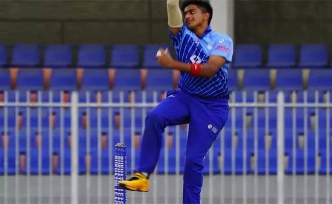 6 Wickets In A Over: Dubai Teenager Harshit Seth Achieves Double Hat Trick In A Over - Sakshi