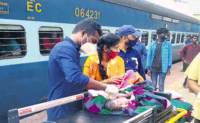 Childbirth in a train bogie at Andhra pradesh - Sakshi