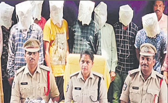 10 more arrested in prostitution case with girl - Sakshi