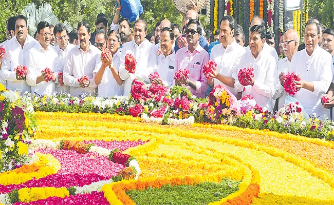 TRS Leaders Pay Tribute To NTR On Occasion Of Centenary Celebrations - Sakshi