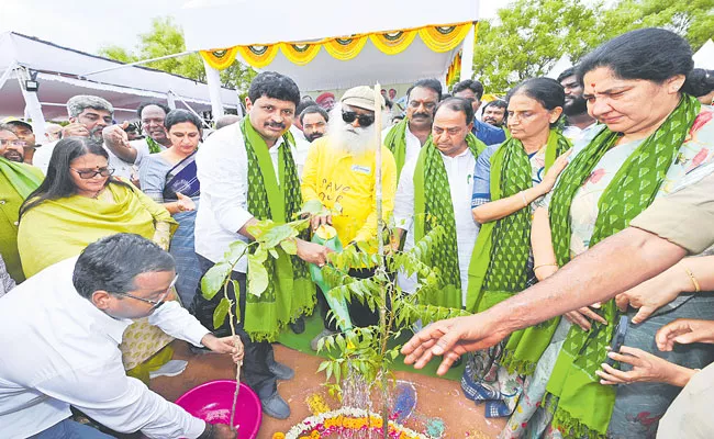 Hyderabad: Sadhguru Launches Green India Challenge 5.0 - Sakshi