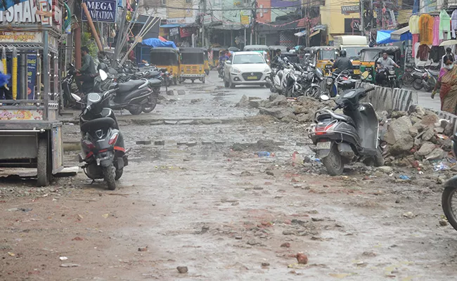 No Proper Drainage System In Hyderabad - Sakshi