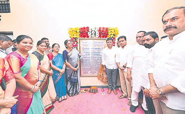 Telangana Ministers KTR Inauguration Of Government Junior College Building In Dundigal - Sakshi