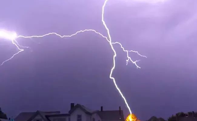 Lightning Kills At least Dozen People In A Day In Utter Pradesh - Sakshi