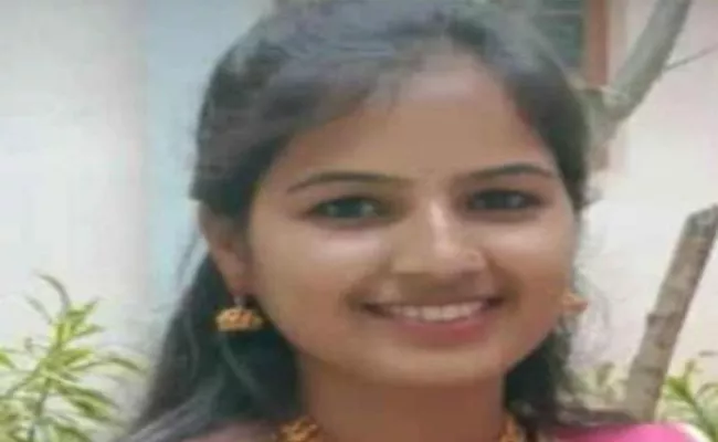 Teacher Commits suicide in College Hostel room Mysore - Sakshi