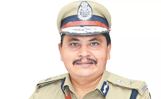 president police medals for telangana cops Mahesh Bhagwat - Sakshi