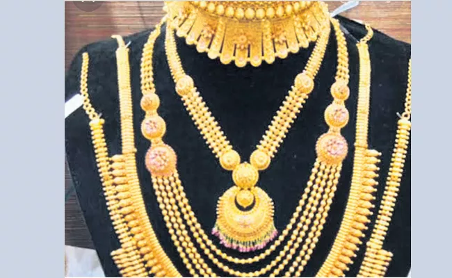Gold Prices Rise One Gram Gold Stores Running Successfully Guntur - Sakshi