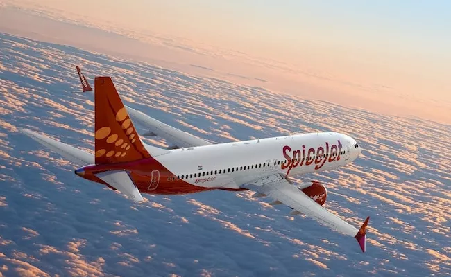 SpiceJet Announces 20pc Salary Hike For Pilots From October - Sakshi