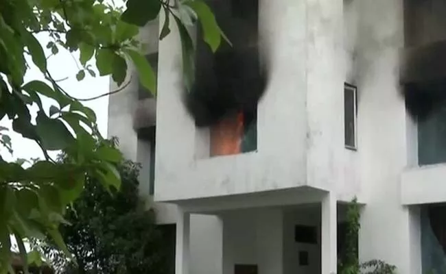 Angry Locals Set Fire BJp Leader Sons Resort Over Murder Case - Sakshi