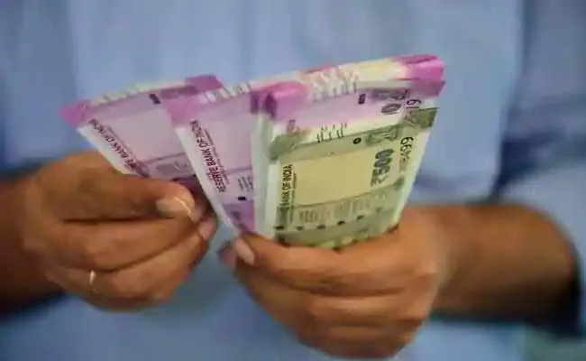 Good News For Central Govt Staff, salary Pre-revised 6th 5th Pay Commission Scales - Sakshi