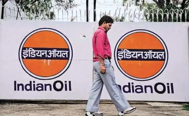 Indian Oil Corporation Rs 272 Crore Loss In Q2 - Sakshi