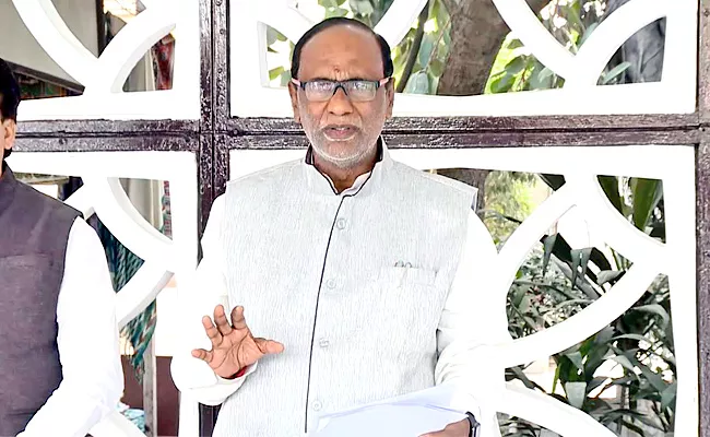 BJP MP Laxman Criticized KCR And TRS Over PM Modi Tour Dispute - Sakshi