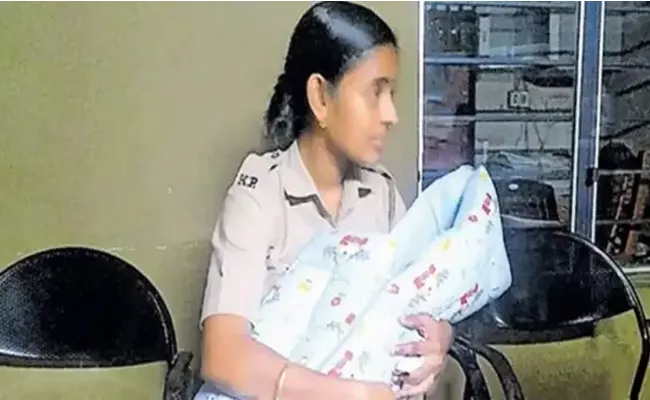 Kerala woman cop breastfeeds infant separated from mother - Sakshi