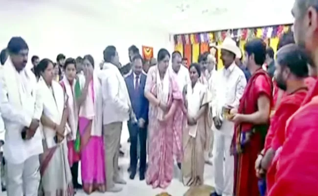 CM KCR Inaugurate BRS Party Office In Mahabubabad District - Sakshi