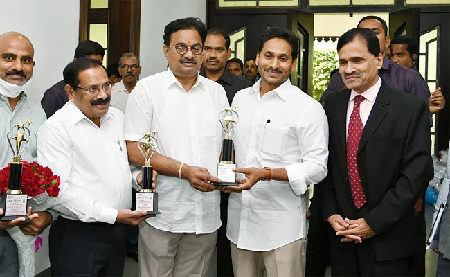 CM YS Jagan Congratulated Top Executives Of AP Power Companies - Sakshi
