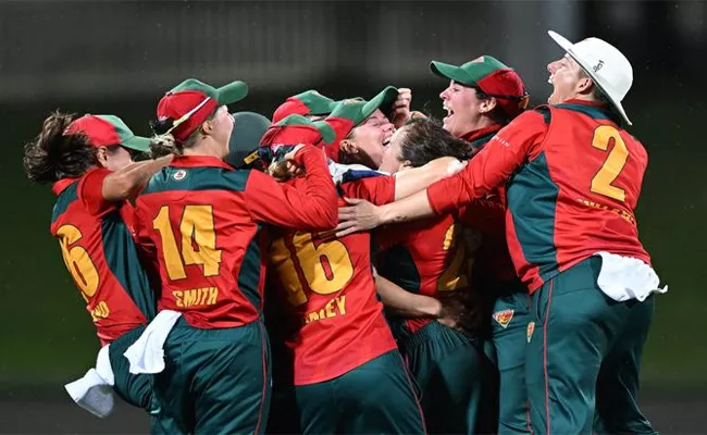 High Drama In Womens National Cricket League Final Between South Australia And Tasmania - Sakshi