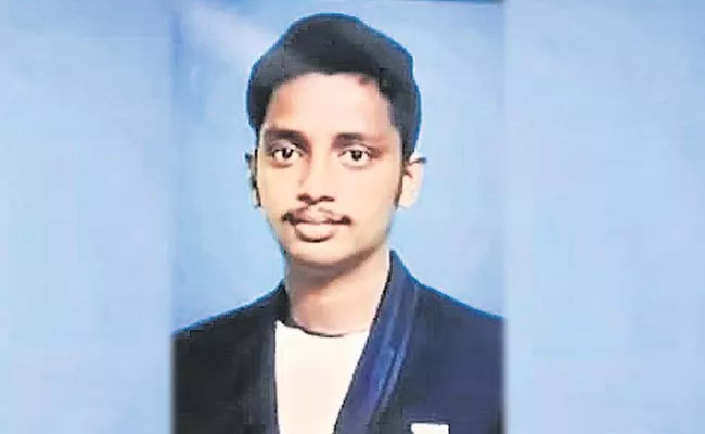 Suspicious death of Telugu student in America - Sakshi