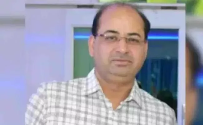 Prayagraj Deputy Chief Medical Officer Found Dead in Hotel Room - Sakshi