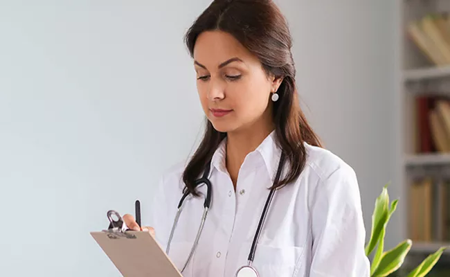 Australia Doctor Job Ad Rs 1.30 Crore Salary - Sakshi