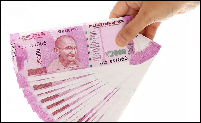 RBI Withdrawal Rs 2000 Bank Notes From Circulation - Sakshi