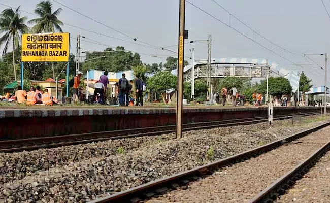 CBI Seals Bahanaga Bazar Station As No Train To Halt - Sakshi