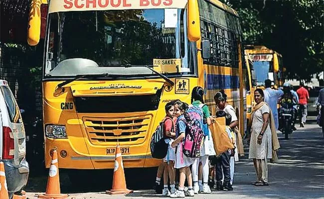 Schools Reopen: 80 percent Buses Yet to get Fitness renewal - Sakshi