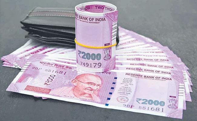 Consumption demand sharply increased post Rs 2000 note withdrawal - Sakshi