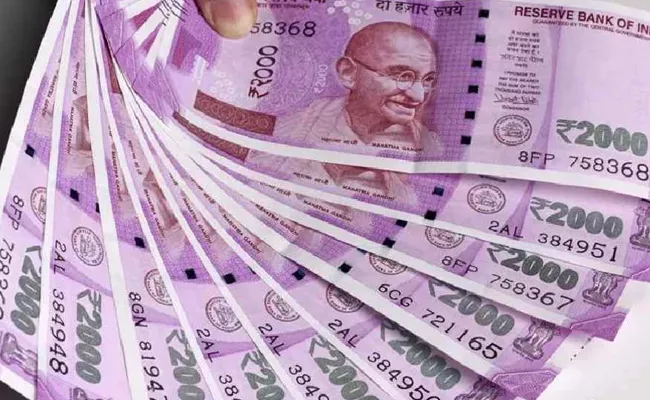 bank Deposits hit 6 year high as Rs 2000 notes return - Sakshi