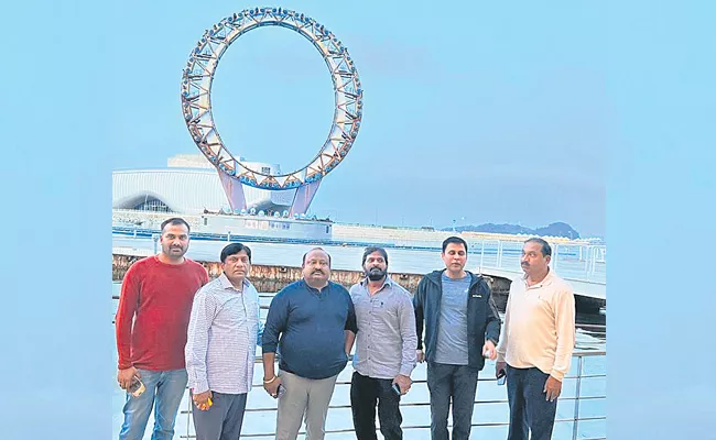 Ministers inspected the Big O Musical Fountain - Sakshi