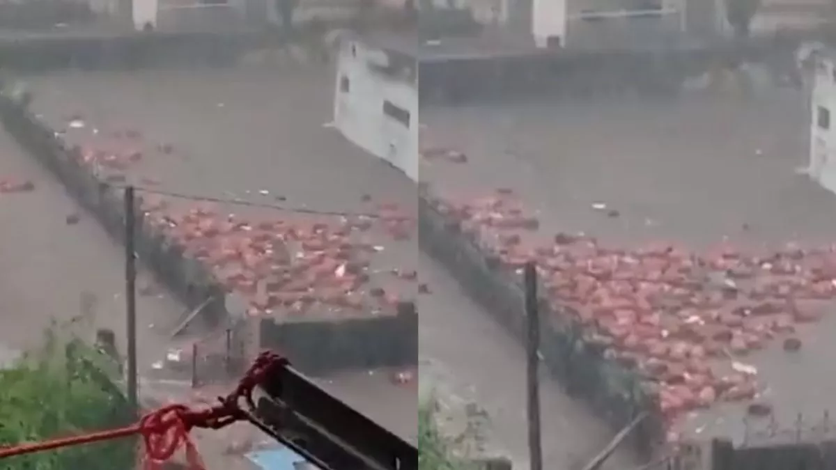 More Than 100 Lpg Cylinders Wash Away Due To Heavy Rains - Sakshi