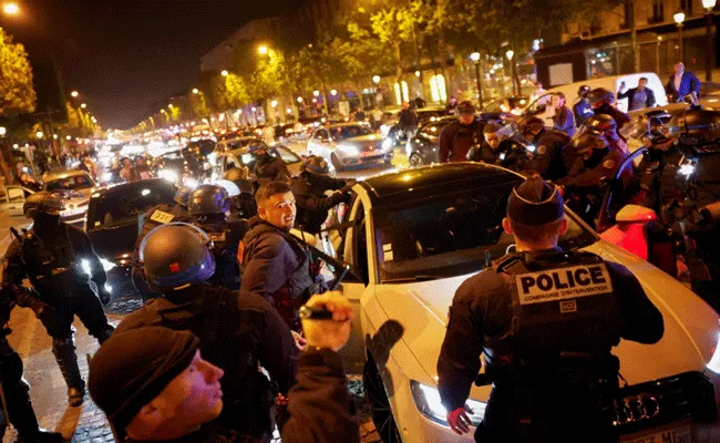 France has a 5th night of rioting over teen killing by police - Sakshi