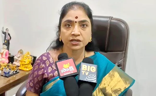 BRS MLA Rekha Naik Sensational Comments On Contest In Eections - Sakshi