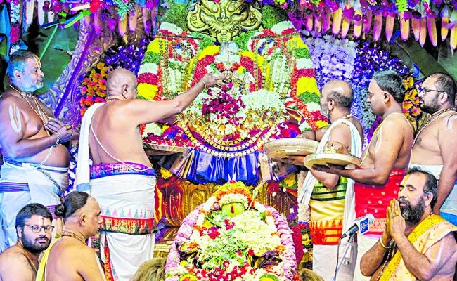 Varalakshmi Vratam in Tiruchanur - Sakshi