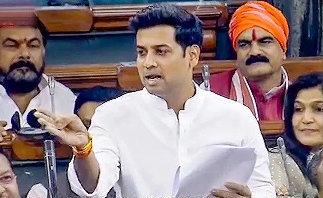 Maharashtra MP Son Recites Hanuman Chalisa in Lok Sabha - Sakshi
