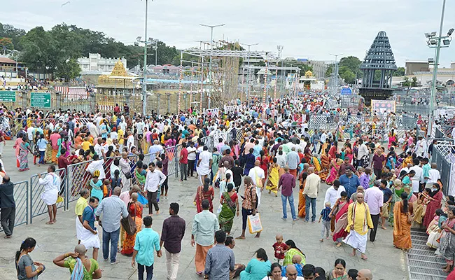 Tirumala News: Devotees Queued For Darshan  - Sakshi