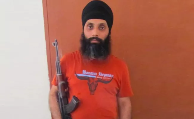 Khalistani Terrorist Hardeep Singh Nijjar Killing Caught On Camera - Sakshi