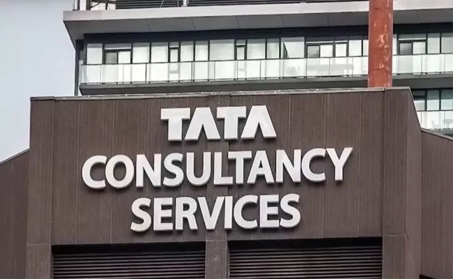 Tcs Ends Work From Home, Asks Employees To Stick To Dress Code - Sakshi