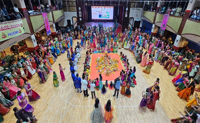 Bathukamma Celebrations Grandly Held At Abu Dhabi  - Sakshi
