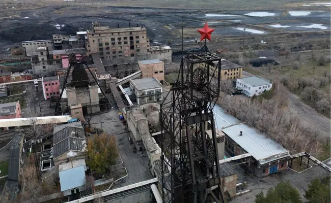 Coal mine fire in Kazakhstan kills workers - Sakshi